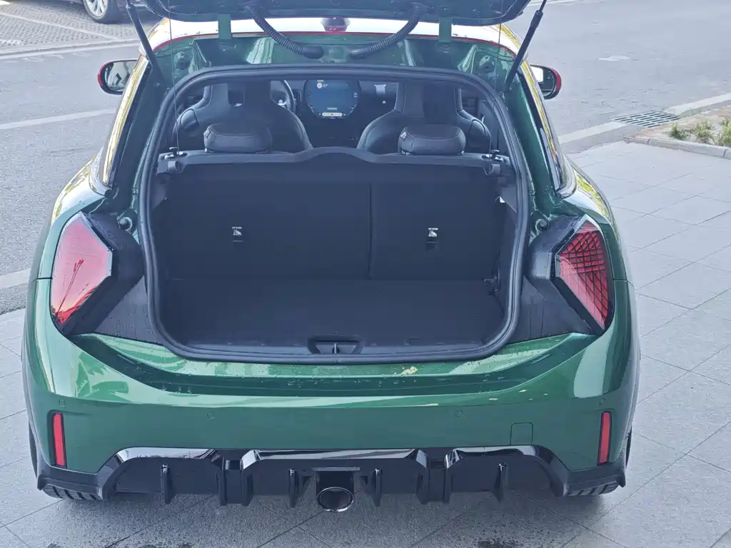 MINI John Cooper Works 2025