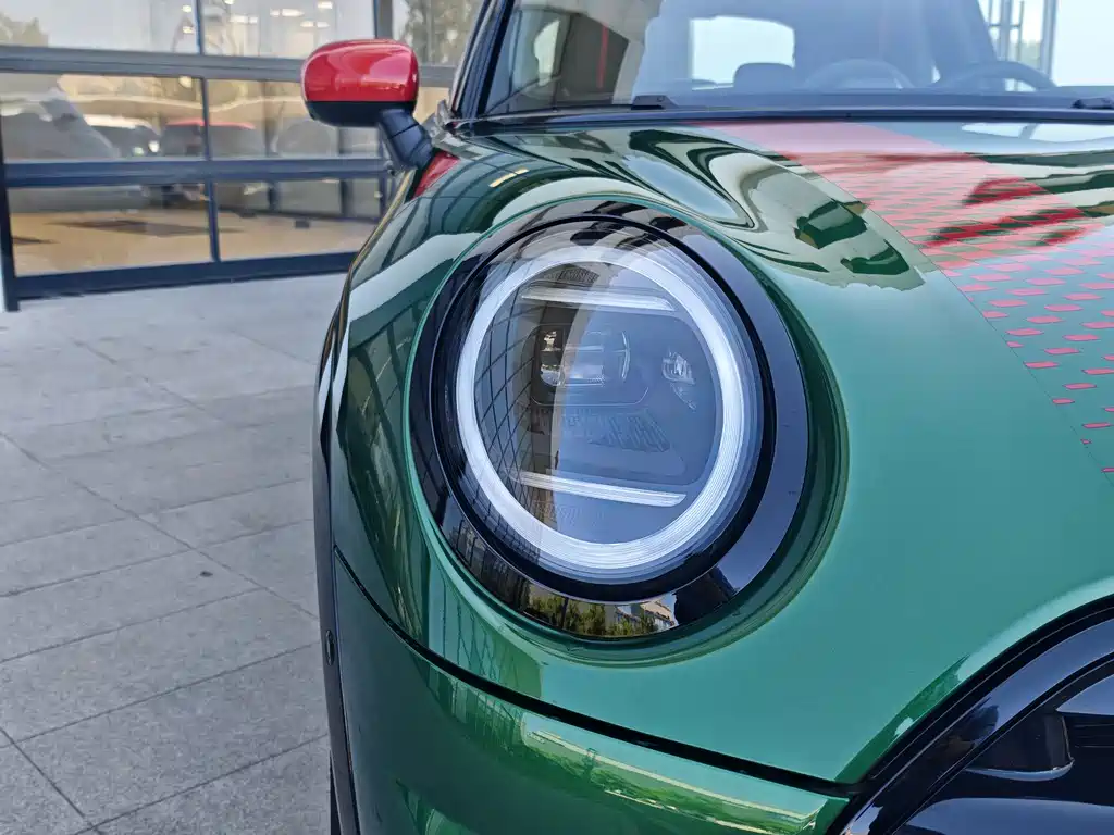 MINI John Cooper Works 2025