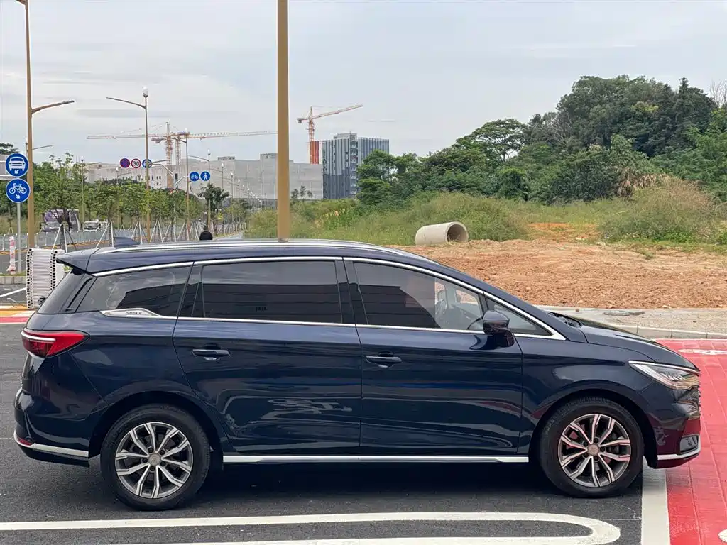 BYD Song MAX 2021 Upgraded Edition 1.5T Automatic Luxury 7-Seater