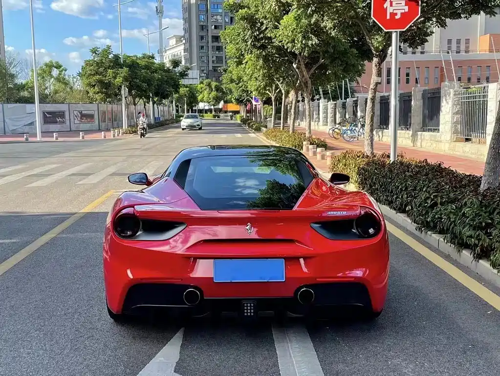 Ferrari 488 GTB 2015
