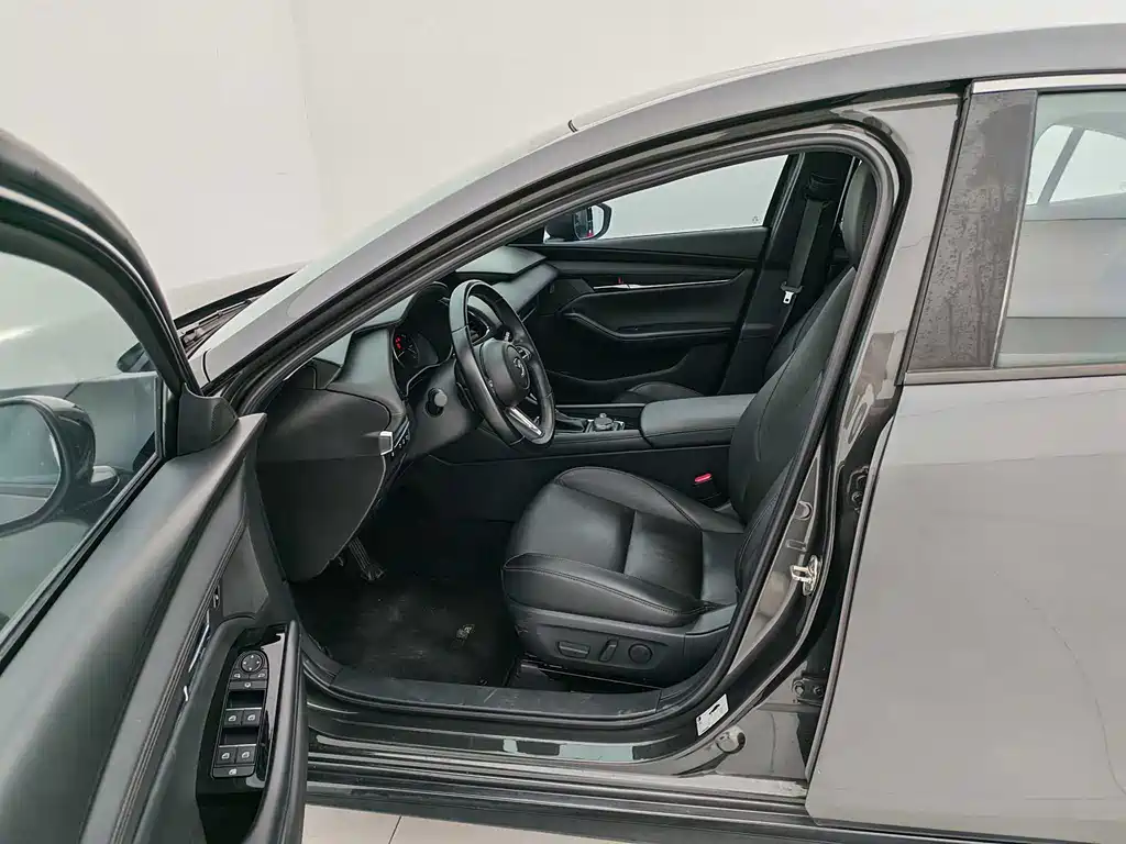 Mazda 3 Axela 2022 2.0L Automatic Zhiyao Edition