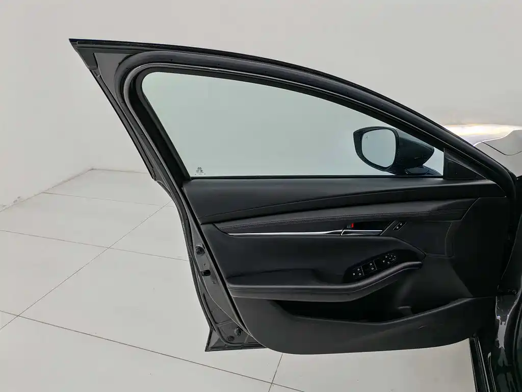 Mazda 3 Axela 2022 2.0L Automatic Zhiyao Edition