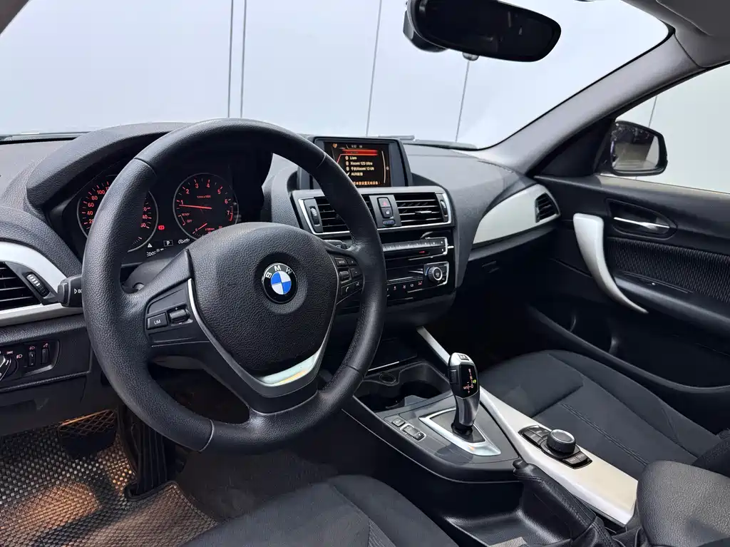 BMW 1 Series (import) 2015 120i Leading Edition