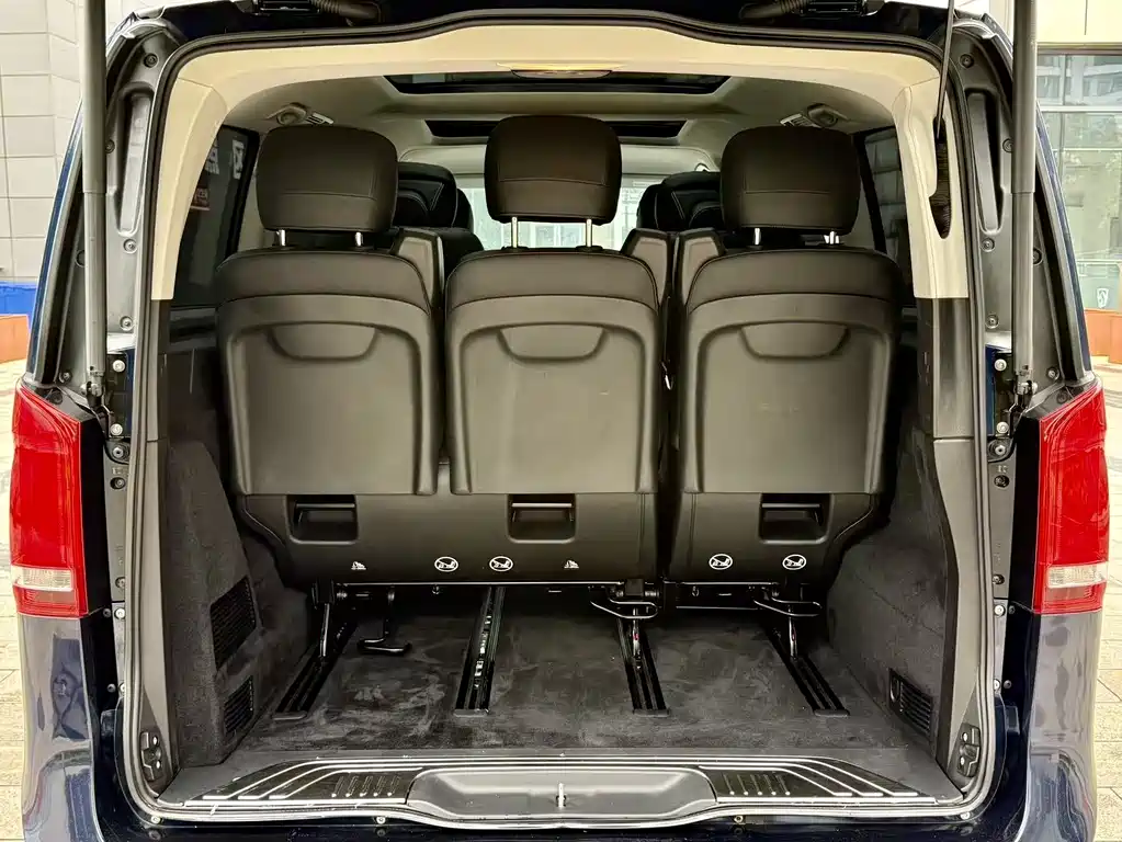 Mercedes-Benz V-Class 2021 V 260 Navigator Edition