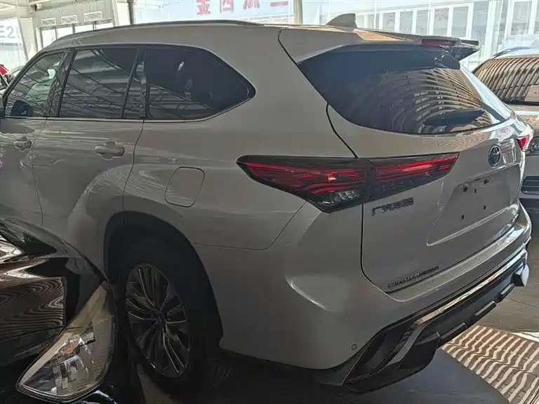 Toyota Highlander Hybrid 2022 2.5L AWD Platinum 7-Seater