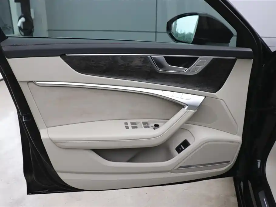 Audi A6L 2022 55 TFSI quattro Flagship Elegant Edition