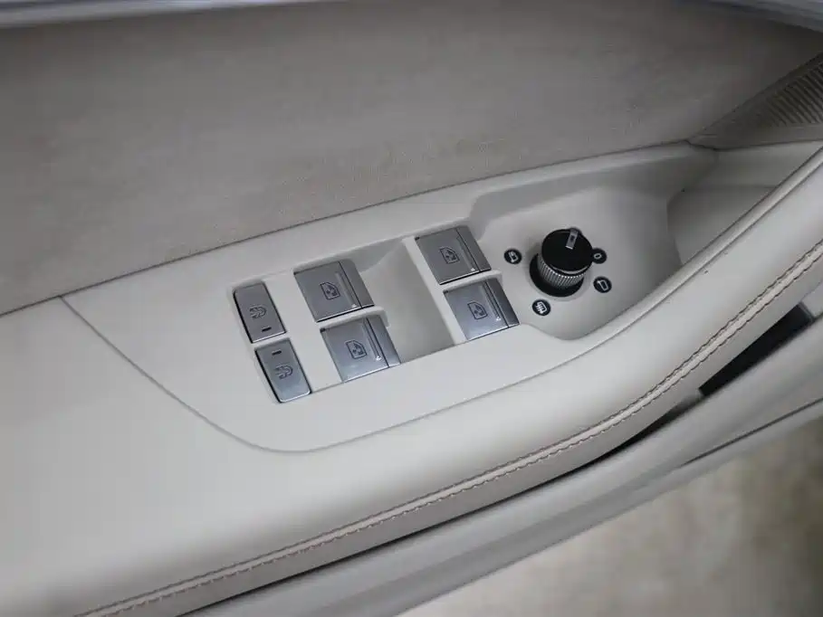 Audi A6L 2022 55 TFSI quattro Flagship Elegant Edition