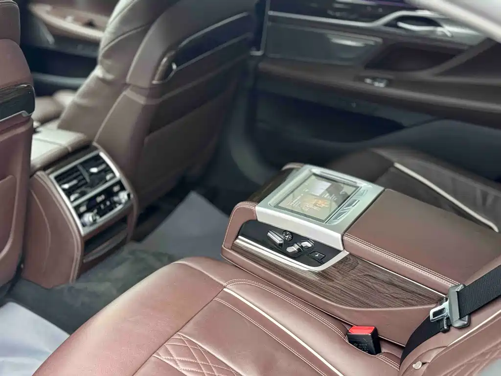 BMW 7 Series 2021 730Li Luxury Package