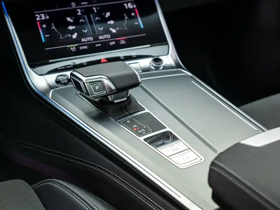 Audi A7L 2024 45 TFSI Luxury