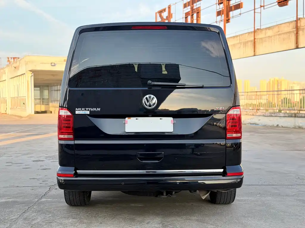 Volkswagen Multivan 2016 2.0TSI FWD Luxury Edition 7-Seater