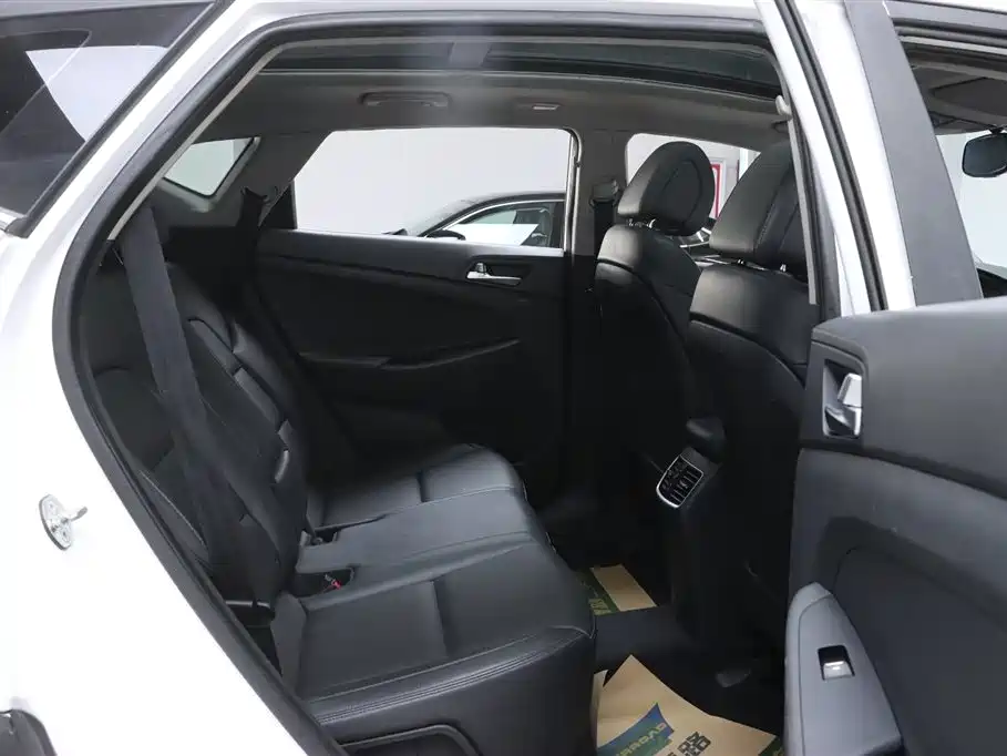 Tucson 2015 1.6T DCT 2WD Smart