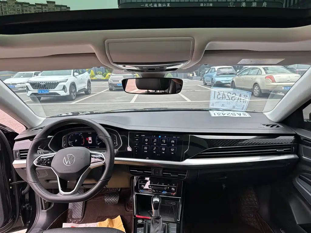 Volkswagen Passat 2023 330TSI Starlight Luxury Edition