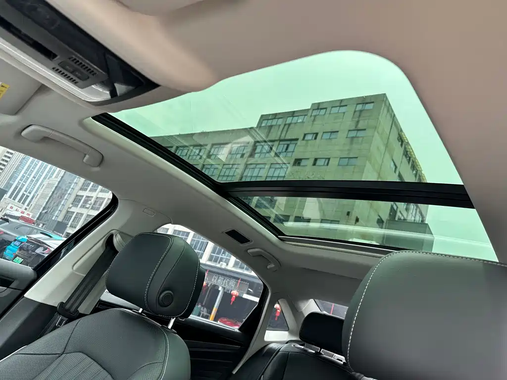 Volkswagen Passat 2023 330TSI Starlight Luxury Edition