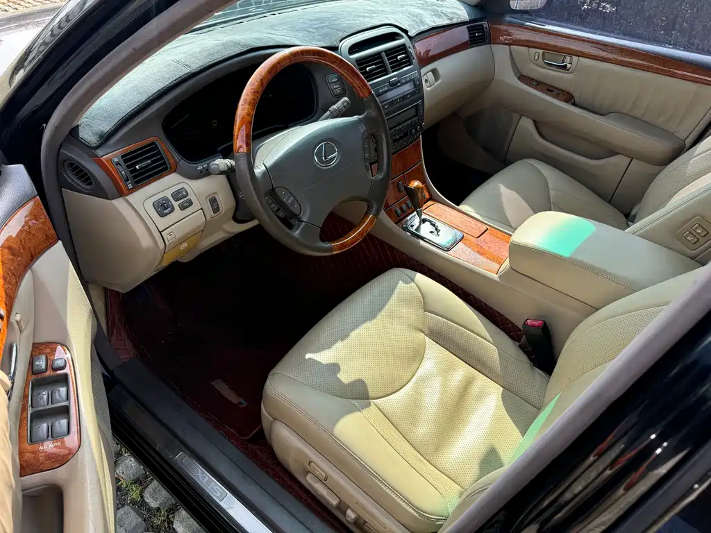 Lexus LS 430