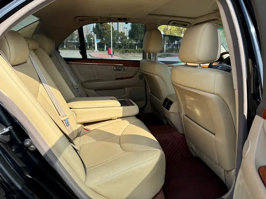 Lexus LS 430