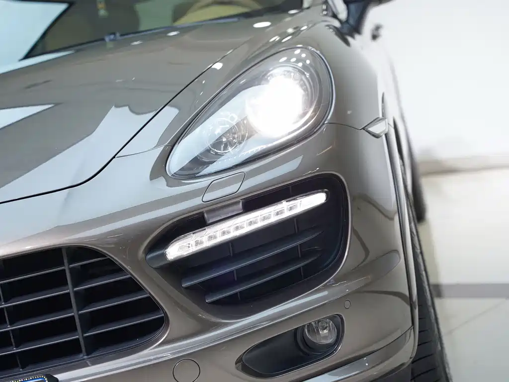 Porsche Cayenne GTS 4.8L 2012