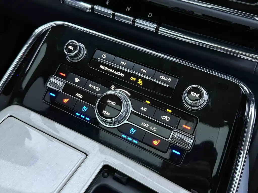 Navigator 2019 3.5T President Series China VI