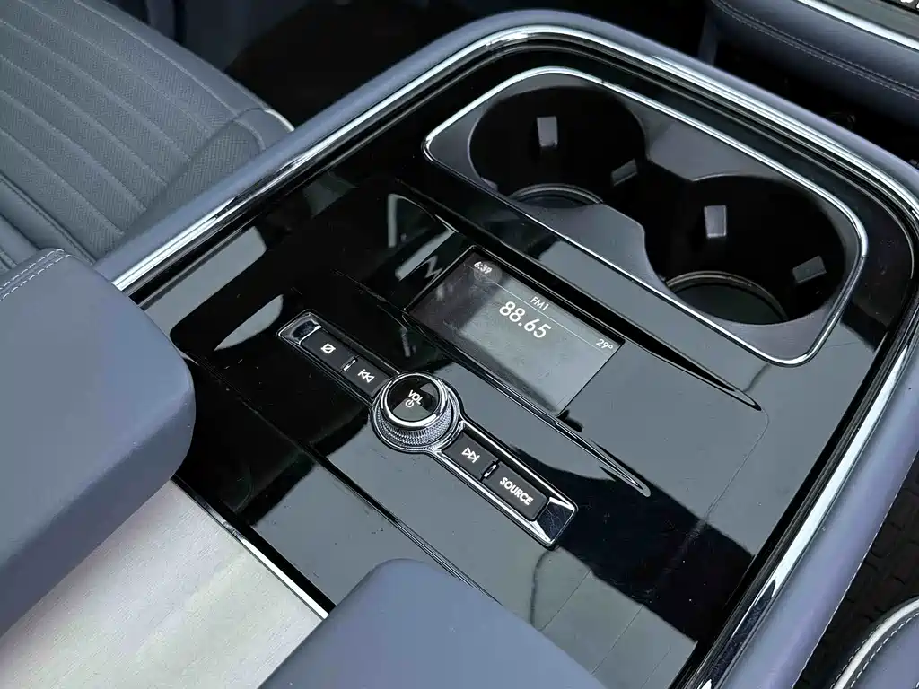 Navigator 2019 3.5T President Series China VI