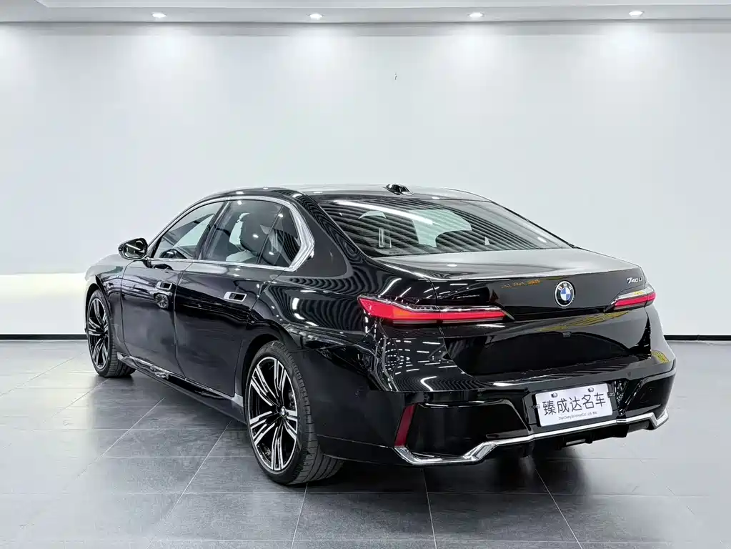BMW 7 Series 2023 735Li M Sport Package