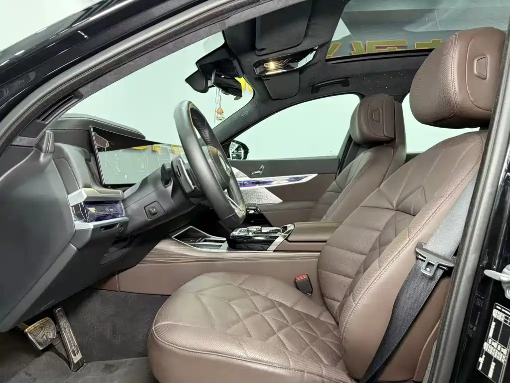 BMW 7 Series 2023 735Li M Sport Package
