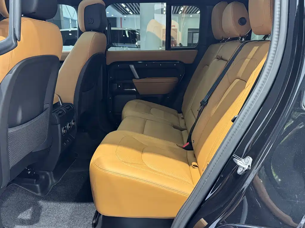 Land Rover Defender 110 5.0T V8 2024