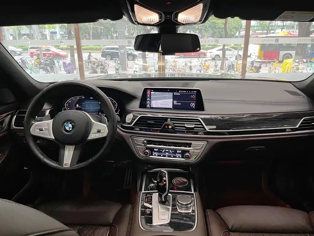 BMW 7 Series 2021 740Li Leading Edition M Sport Package