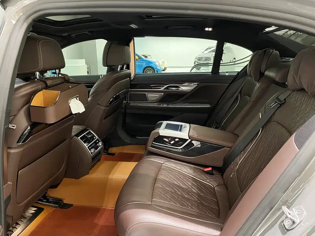 BMW 7 Series 2021 740Li Leading Edition M Sport Package