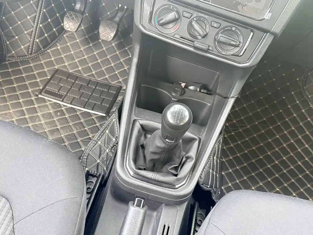 Santana 2016 1.6L Manual Fengshang Edition