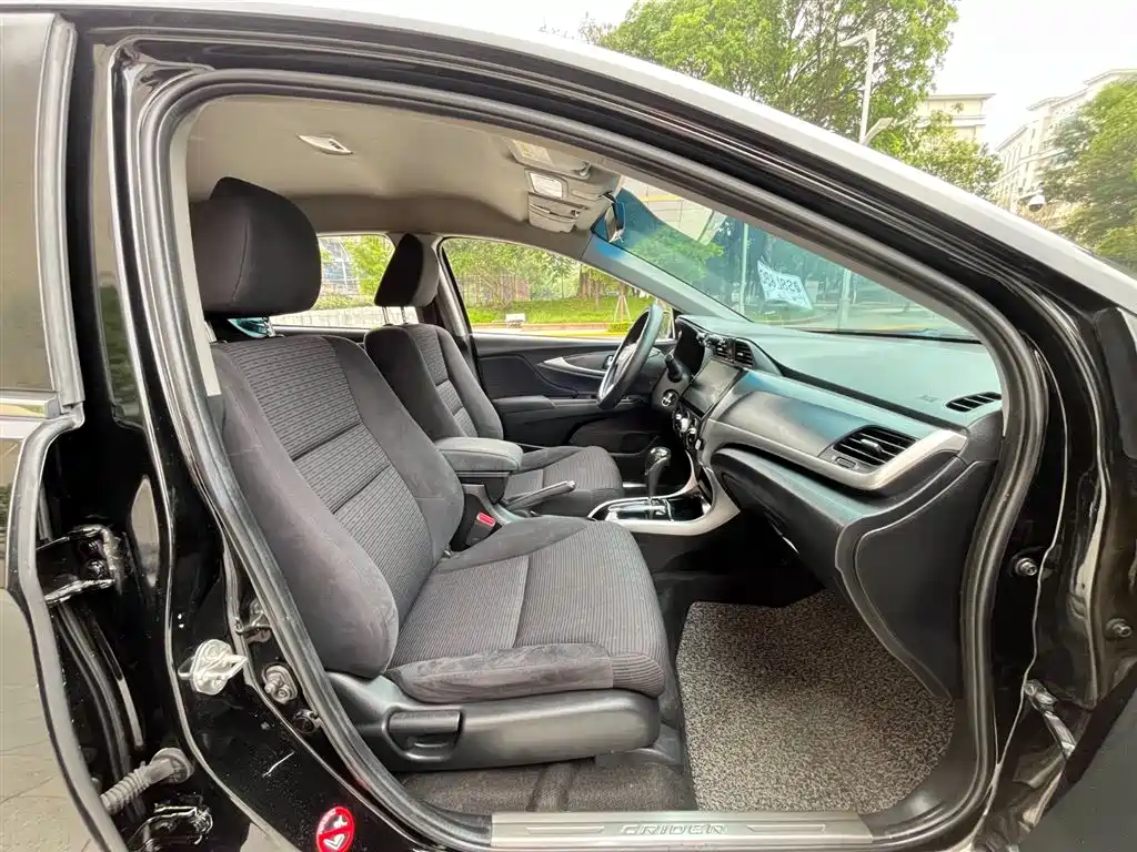 Honda Crider 2016 1.8L CVT Comfort Edition