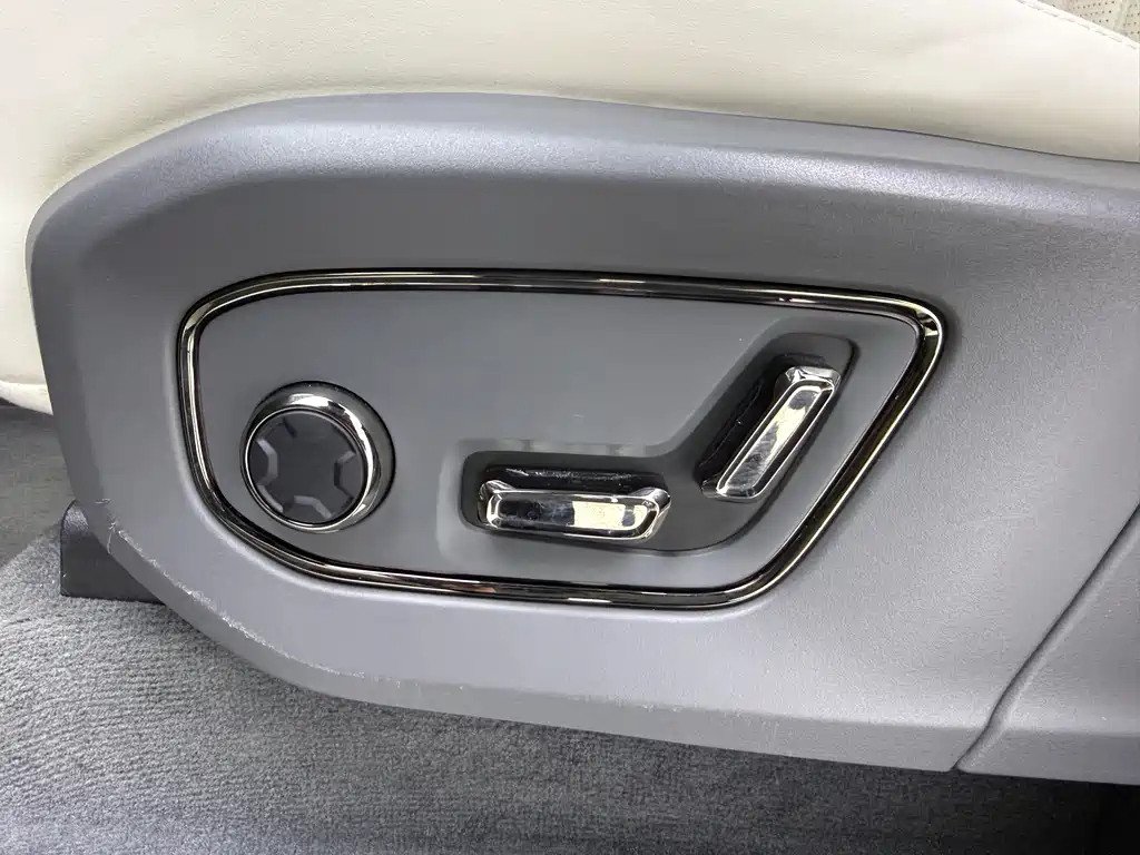 Zeekr 009 2024 Six-Seat Executive Edition AWD 108kWh