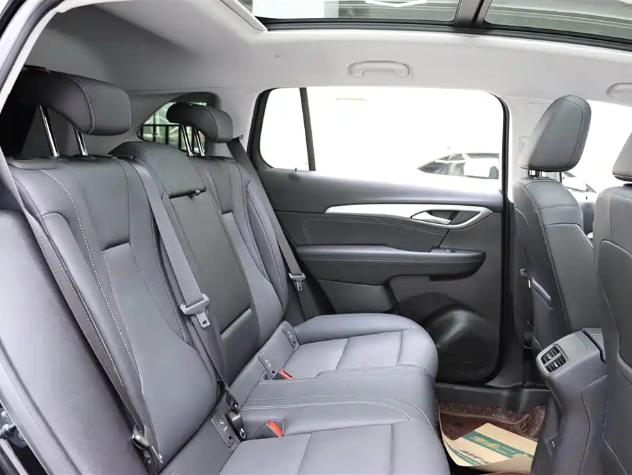 Buick Envision Plus 2025 28T FWD Platinum Edition