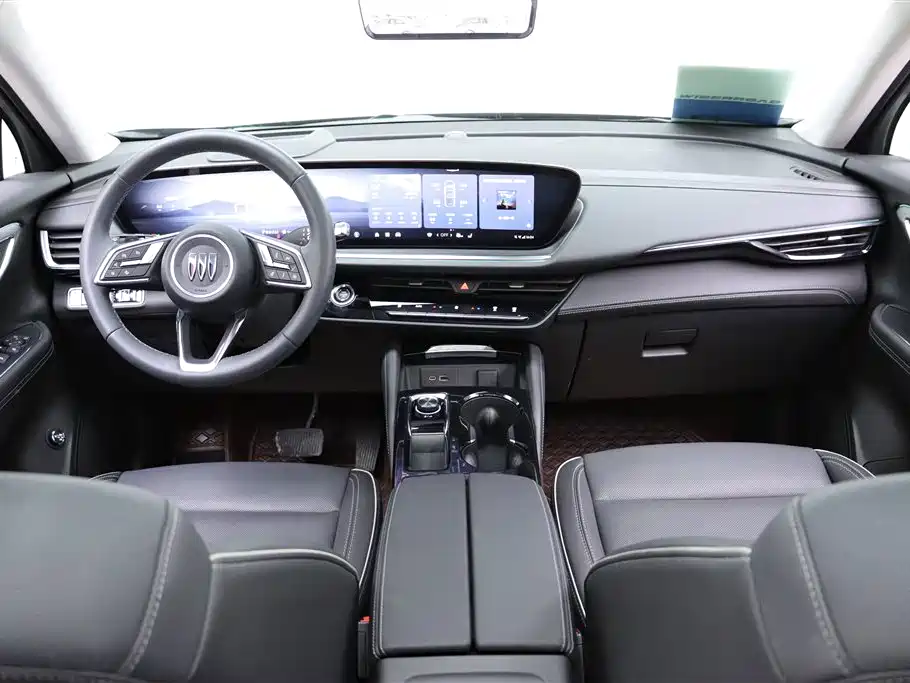 Buick Envision Plus 2025 28T FWD Platinum Edition