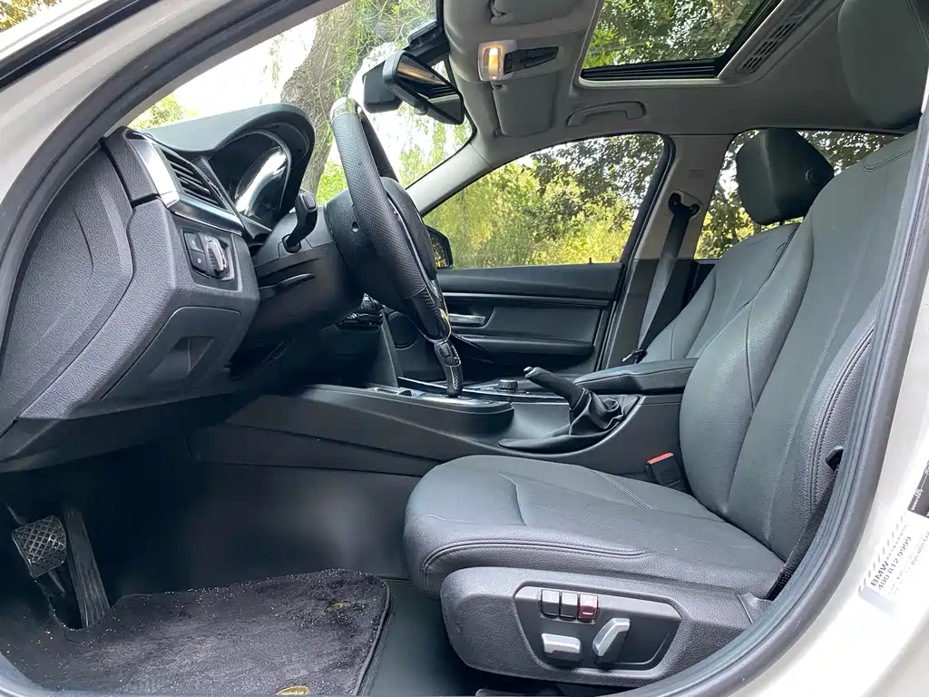 BMW 3 Series 2016 320Li Entry Level