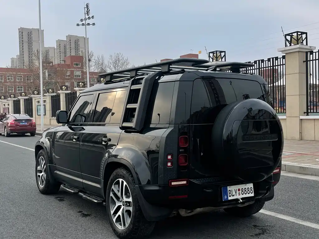 Land Rover Defender 2023 110 3.0T P400 Dark Special Edition