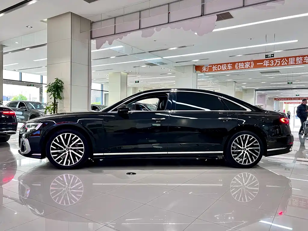 Audi A8L 55 TFSI quattro Flagship Edition 2024