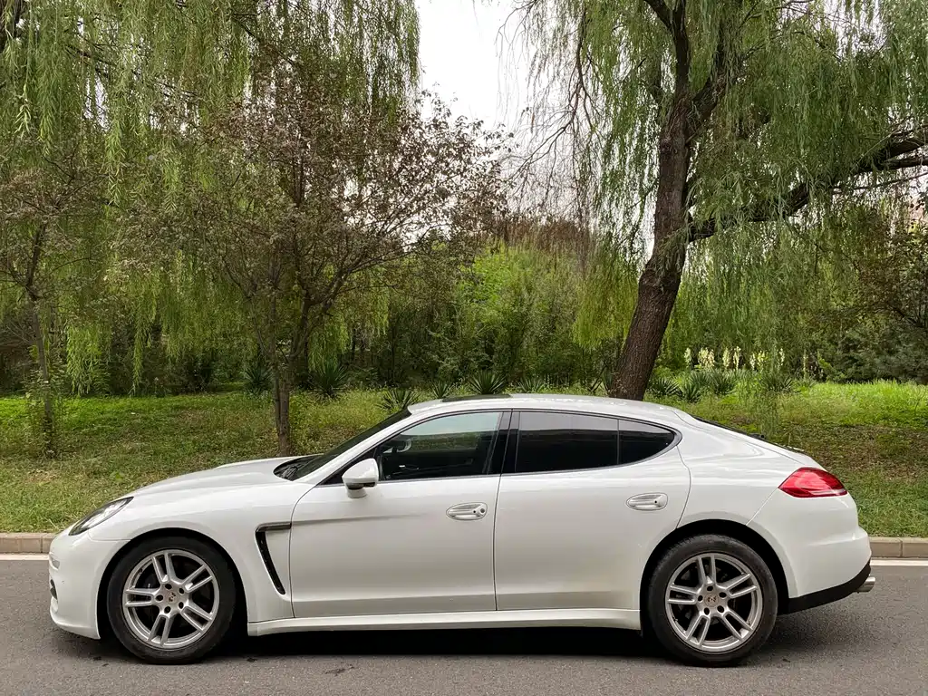 Porsche Panamera 2014 3.0T