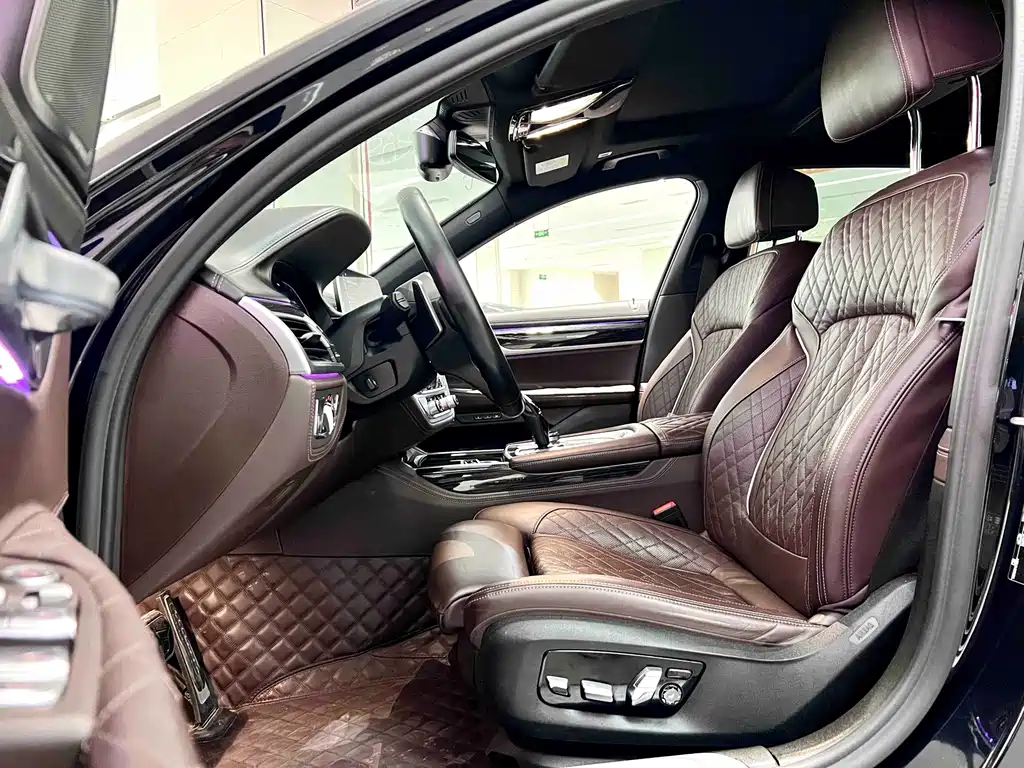 BMW 7 Series 2021 model 740Li Leading Edition M Sport Package