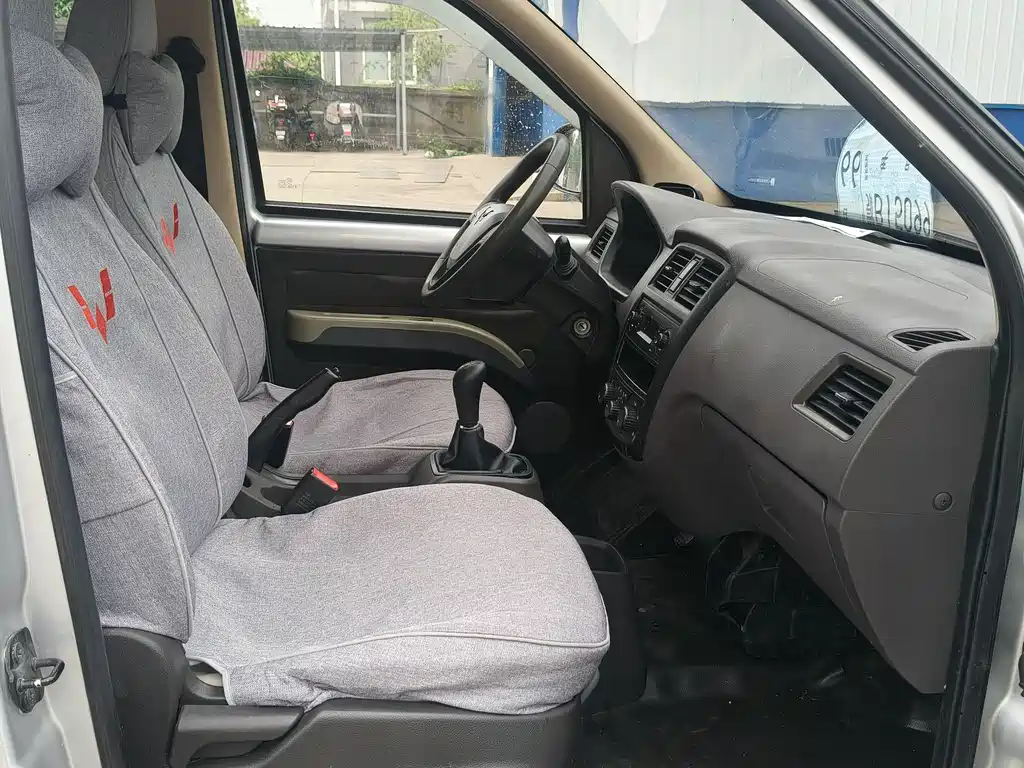 Wuling Rongguang S 2021 1.2L Standard Air Conditioning Edition 5-Seater LSI