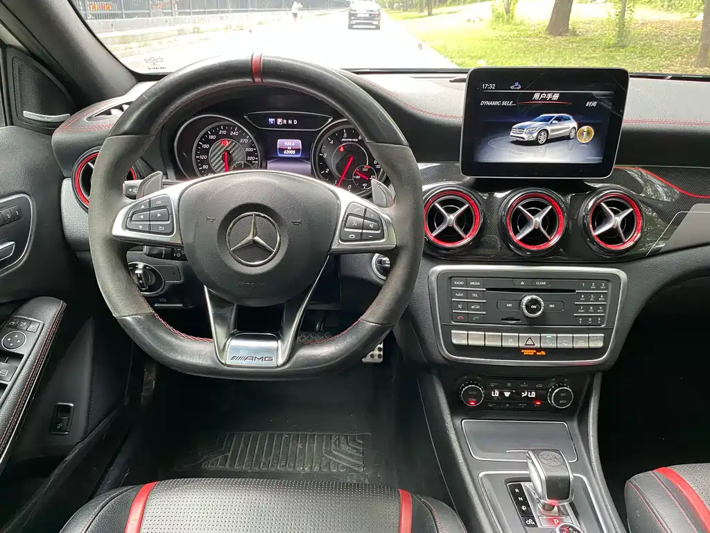 Mercedes-AMG GLA 45 4MATIC
