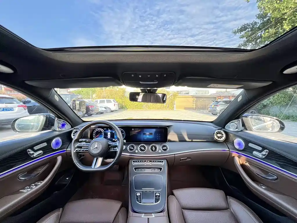 Mercedes-Benz E-Class 2022 E 300 L Fashion