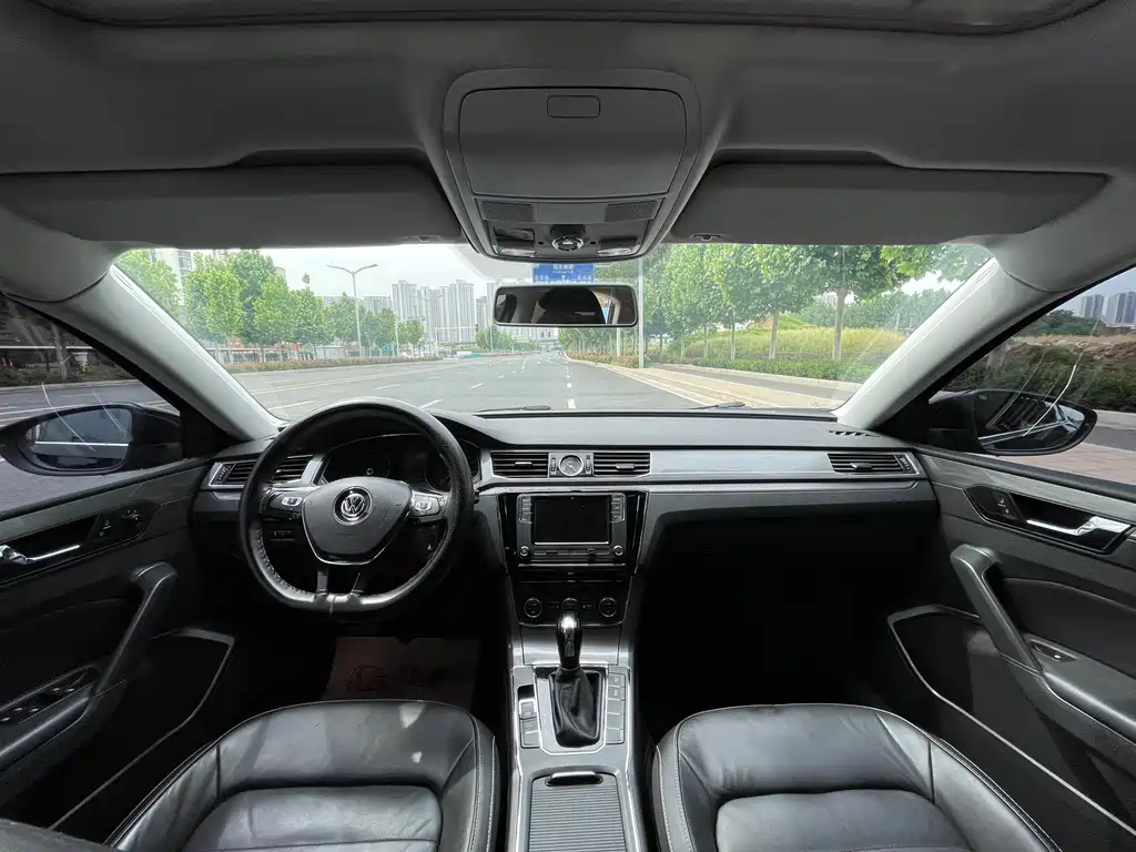 Passat 2017 330TSI DSG Zunrong Edition