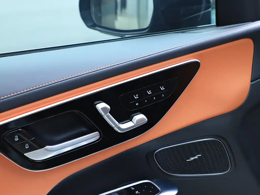 Mercedes-Benz GLC 300 L 4MATIC Dynamic 5-Seater 2024