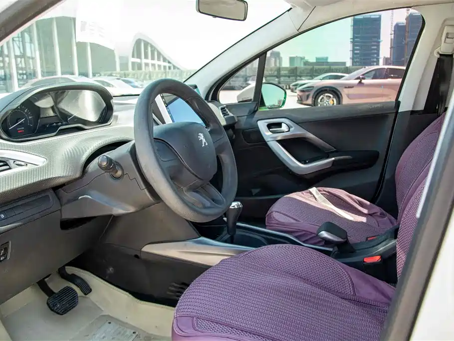 Peugeot 2008 2014 1.6L Automatic Trend Edition