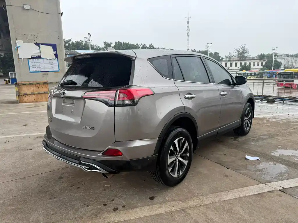 2016 Toyota RAV4 2.0L CVT FWD Fashion Edition China V