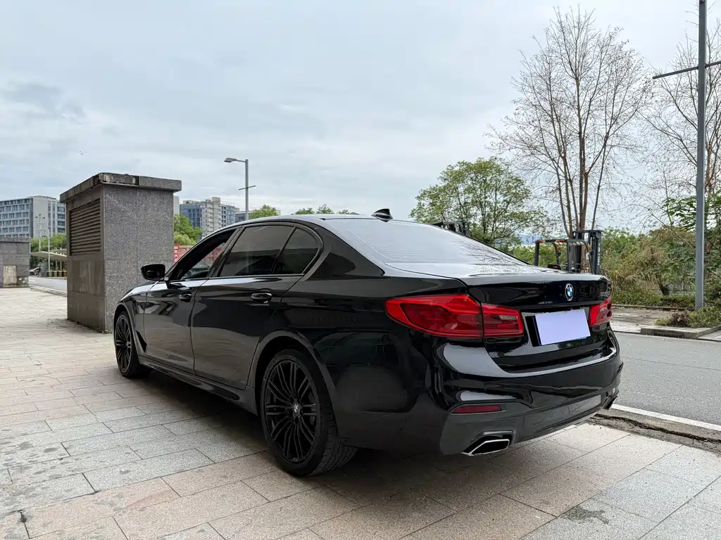 BMW 5 Series 2018 530Li Leading Edition M Sport Package