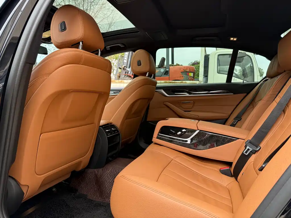 BMW 5 Series 2018 530Li Leading Edition M Sport Package