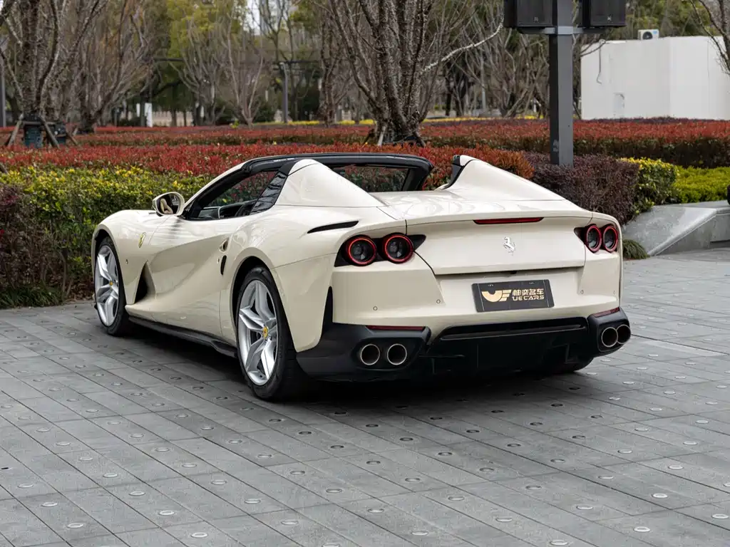 Ferrari 812 GTS 2020