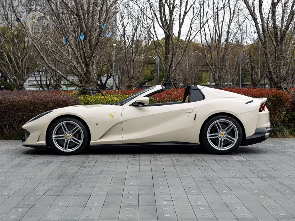Ferrari 812 GTS 2020