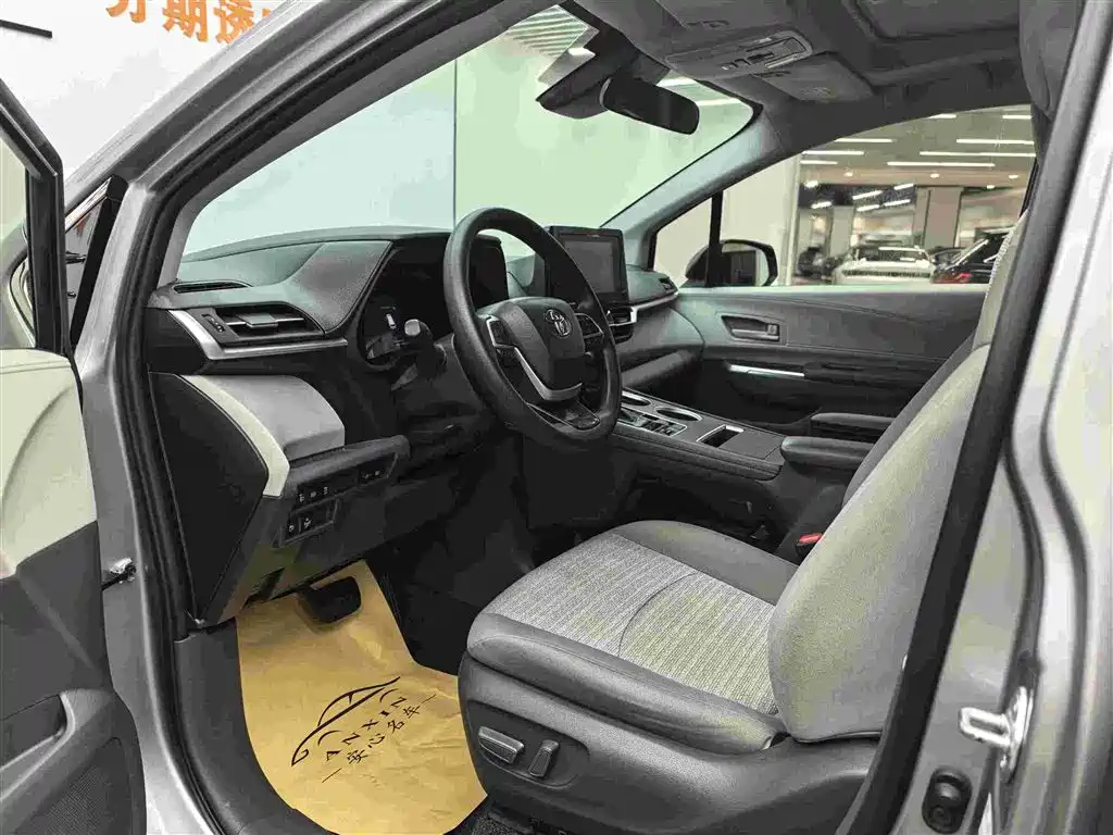 Toyota Sienna 2021 2.5L Hybrid Comfort Edition