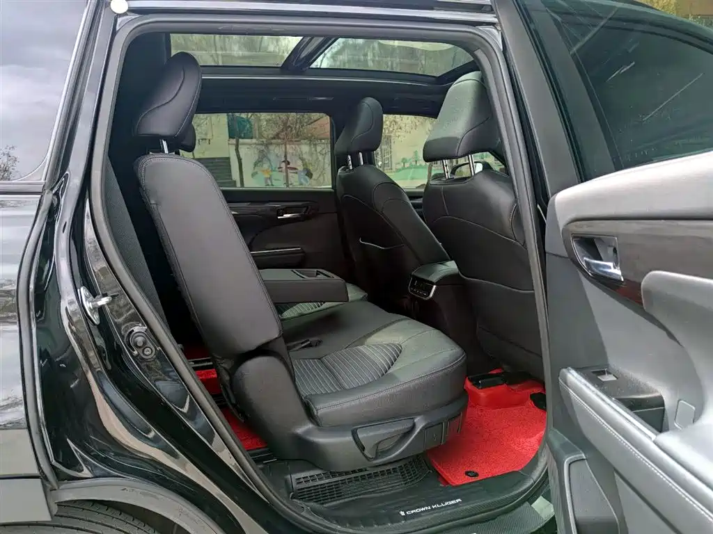 Toyota Crown Kluger 2023 2.5L HEV AWD Premium